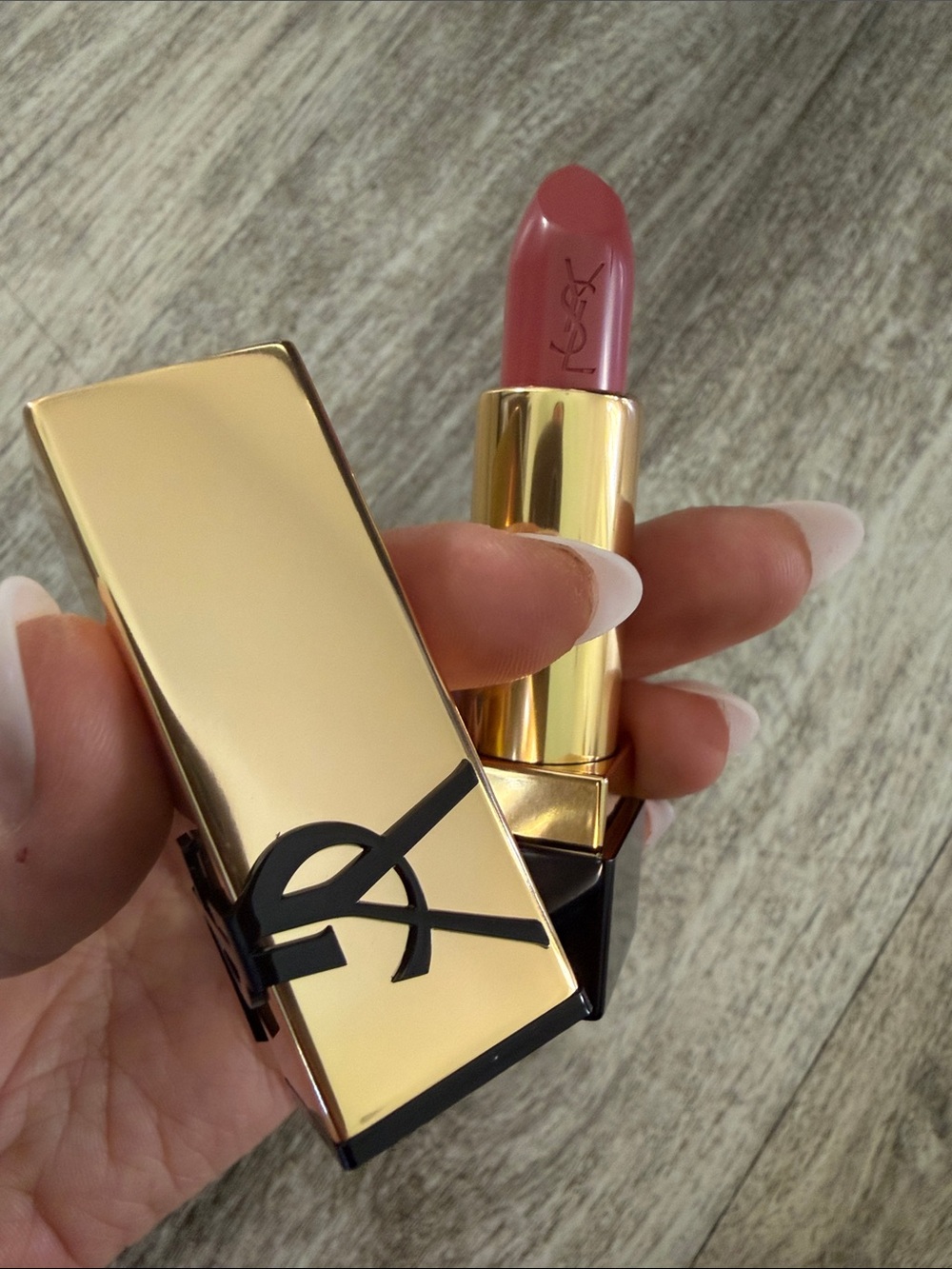 Yves Saint Laurent Rose Mauve Lipstick - Satin Luxe